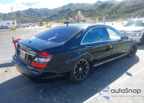 2007 Mercedes-Benz S 550 z USA, uszkodzony, nr VIN WDDNG71XX7A053319